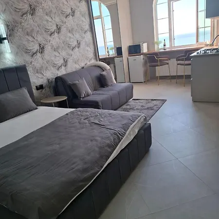 жк авіньонь апартамети з видом на море Apartment *